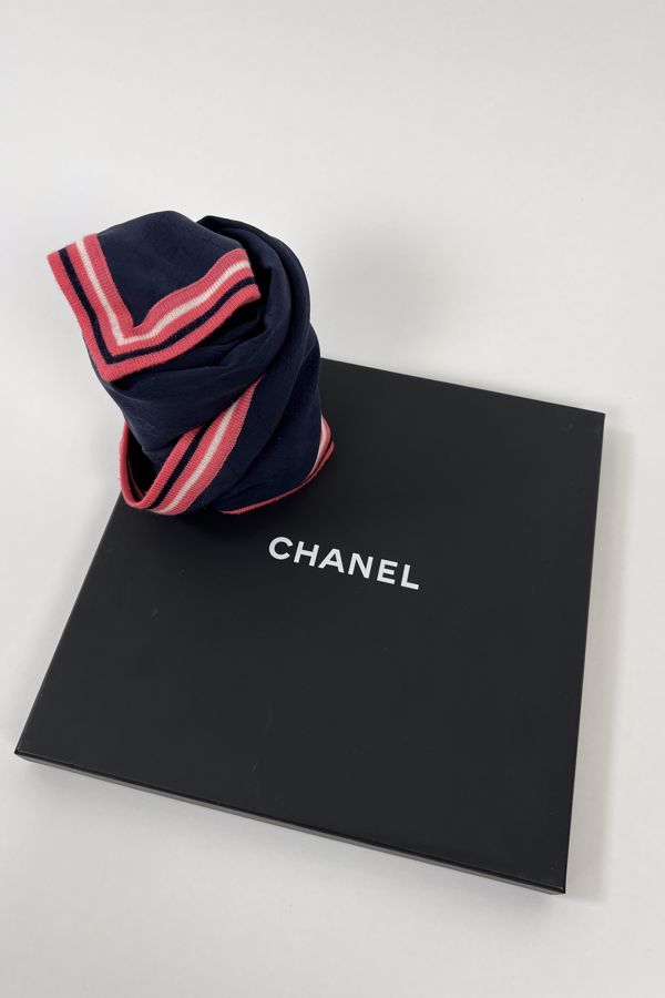 Chanel silkscarf 